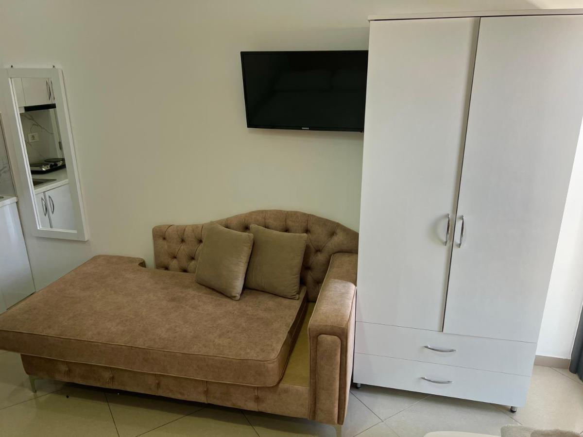 Seaside Rooms & Apartments Sarande Exterior photo