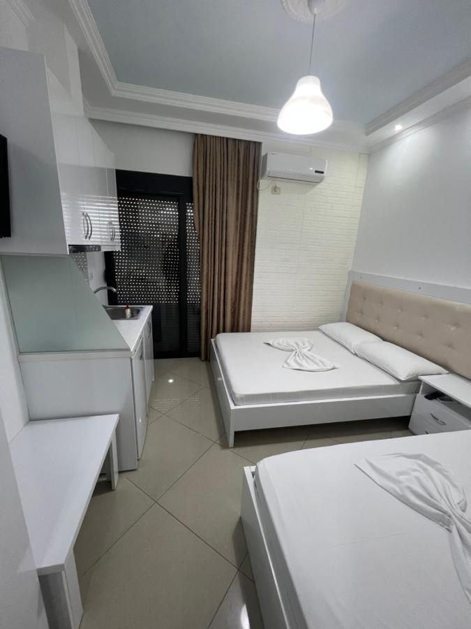 Seaside Rooms & Apartments Sarande Exterior photo