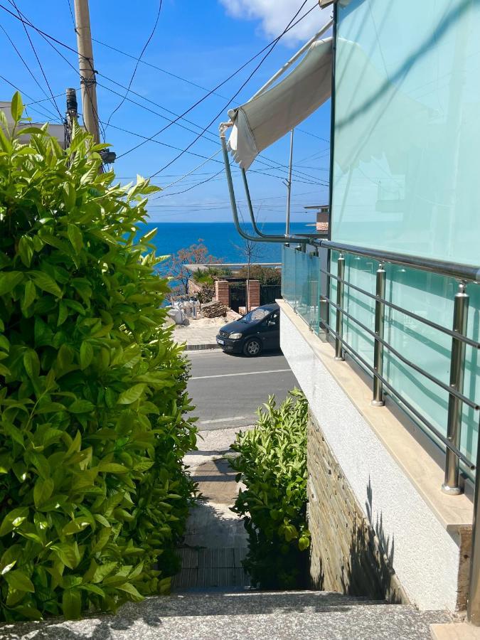 Seaside Rooms & Apartments Sarande Exterior photo