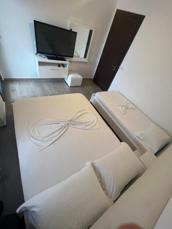 Seaside Rooms & Apartments Sarande Exterior photo