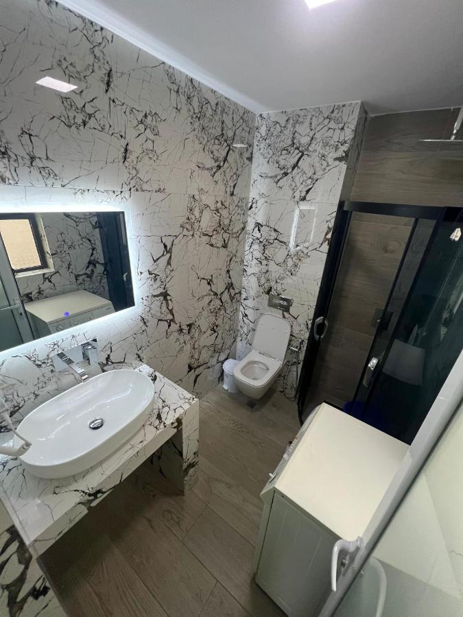 Seaside Rooms & Apartments Sarande Exterior photo